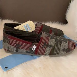 Toms classic grey
